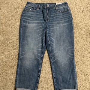 NWT Chico’s So Slimming Girlfriend Slim Leg Crop Jean